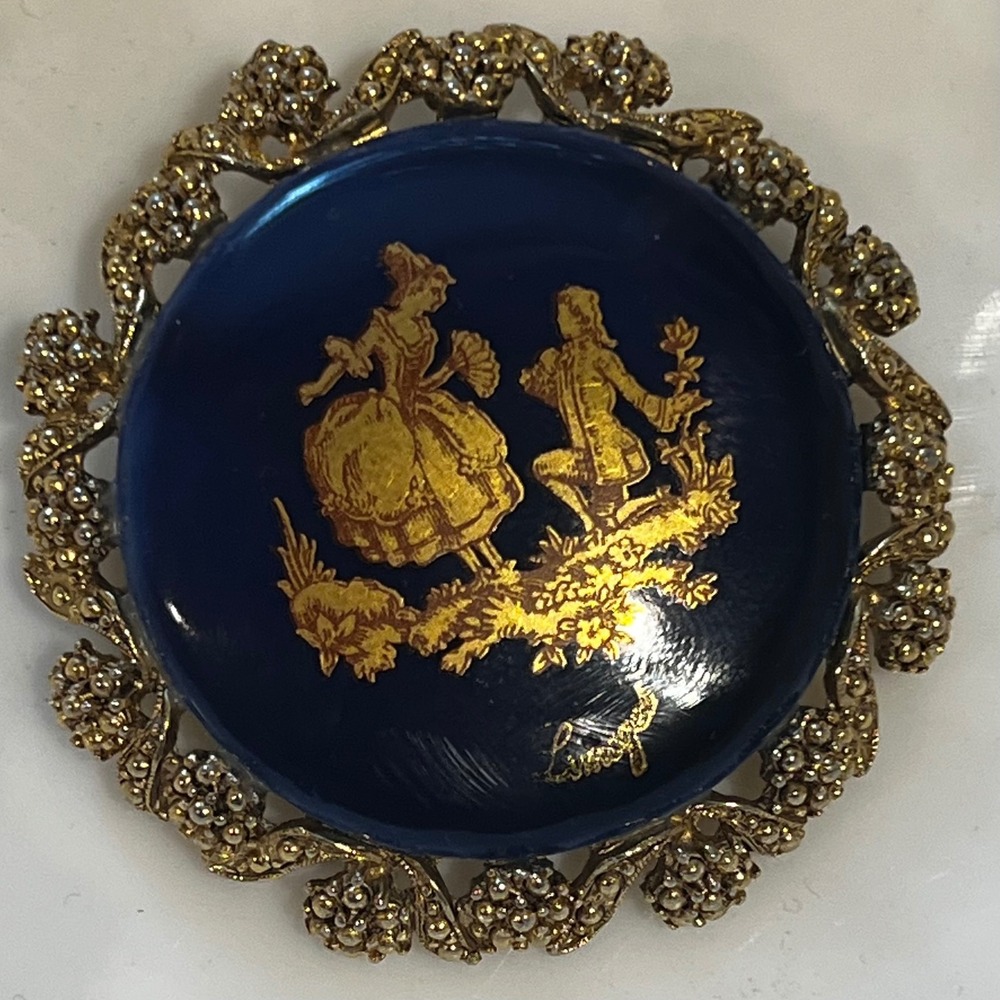 Vtg Limoges France Cobalt‎ Blue Gold Courting Couple Brooch Ornate Filigree 2x2